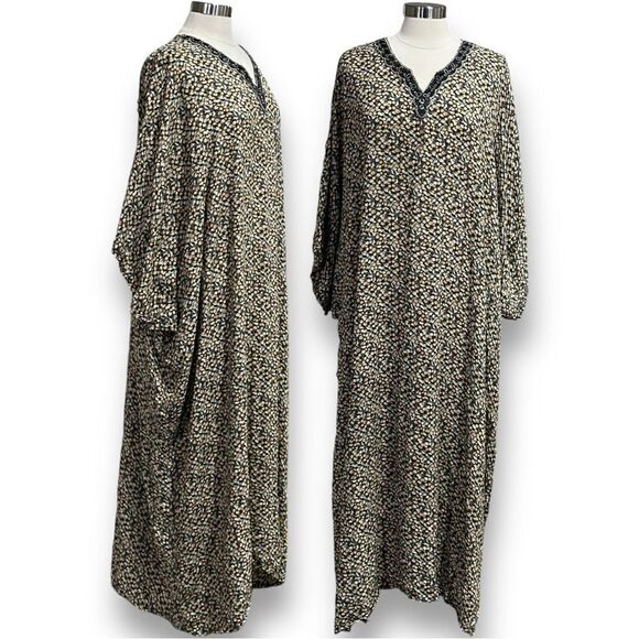 MOROCCAN TOUCH Women’s One Size Embroidered Neck Printed Kaftan Dress - Picture 1 of 10